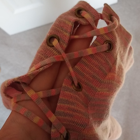 BCBG Generation crop top with side tie - Picture 4 of 4